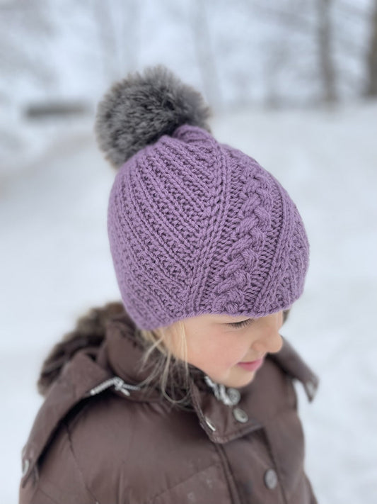 Cable hat knitting pattern
